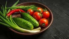 Nie musisz wyrzucać zwiędłych warzyw: możesz je odświeżyć za pomocą starego triku